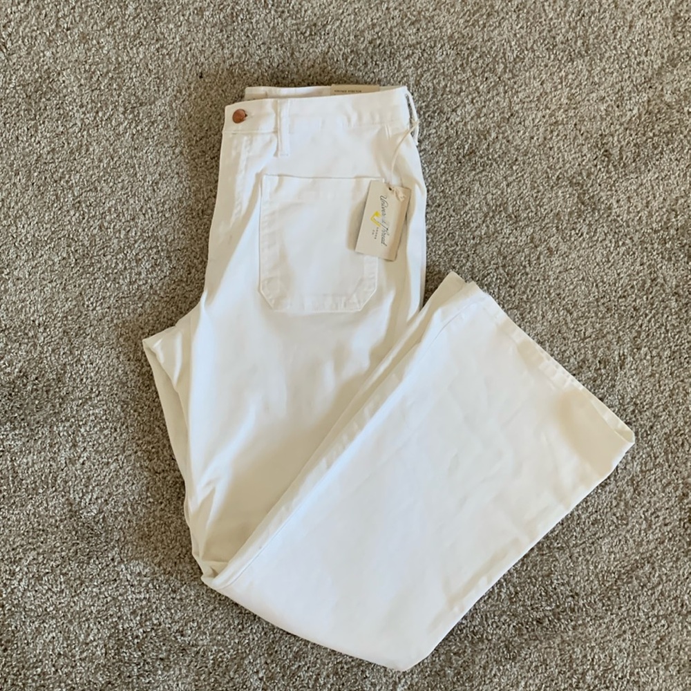 White High Rise Flare Jeans Pants 🤍